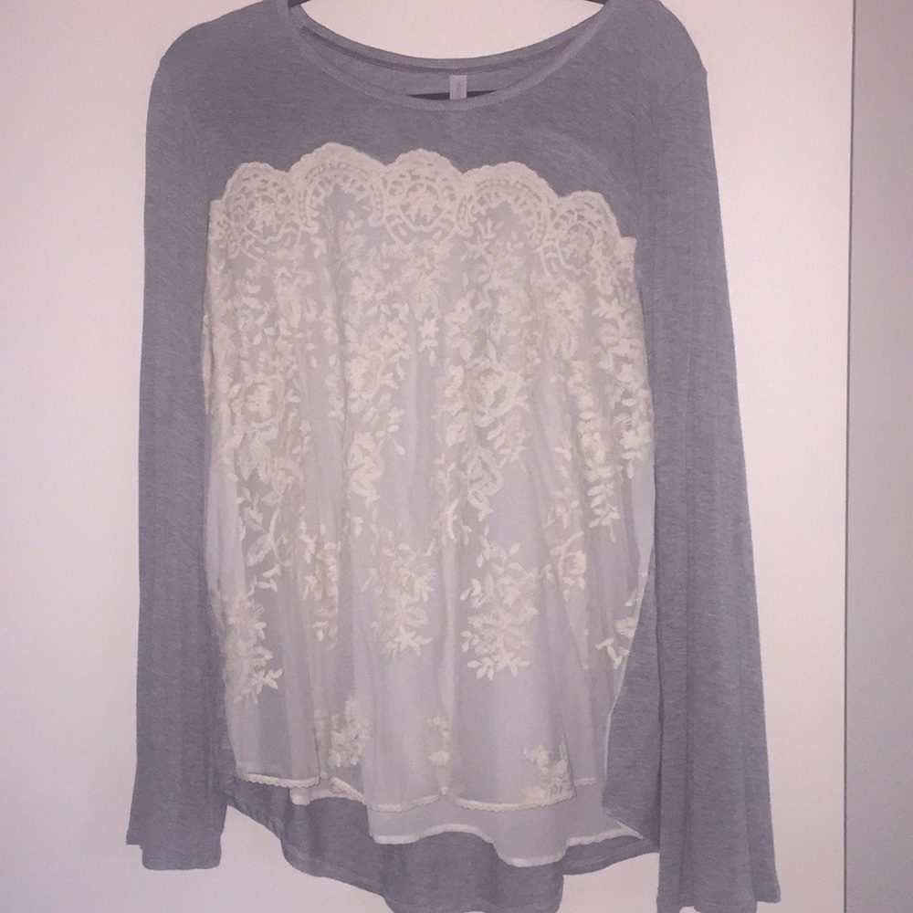 Pretty Gray shirt with lace front.